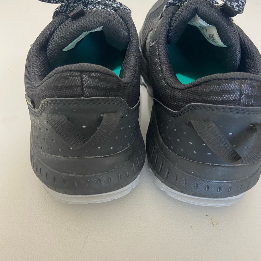 Saucony women Gore-Tex gym shoes - Picture 4 of 4